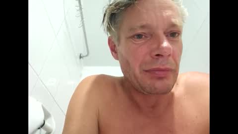 Snapshot of salsapaulus chatting on 02/15/26, 10:36 salsapaulus online show from 02/15/26, 10:36