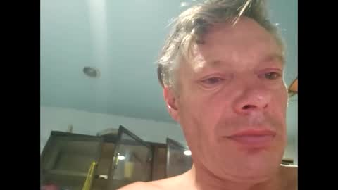 Snapshot of salsapaulus chatting on 02/16/26, 10:11 salsapaulus online show from 02/16/26, 10:11