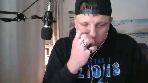 Snapshot of salsbud2022 chatting on 01/03/25, 07:49 salsbud2022 online show from 01/03/25, 07:49