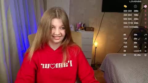 Snapshot of salut_love chatting on 12/13/25, 07:53 Ruby online show from 12/13/25, 07:53