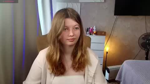 Snapshot of salut_love chatting on 06/13/26, 12:47 Ruby online show from 06/13/26, 12:47