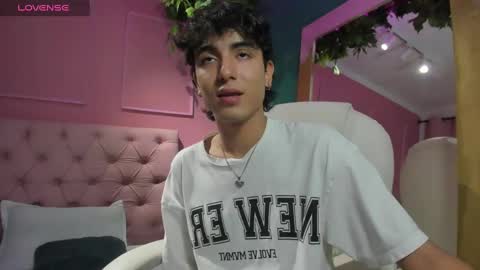 Snapshot of salvatore_monterey chatting on 12/15/24, 09:31 salvatore online show from 12/15/24, 09:31