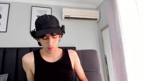 Snapshot of salvatore_monterey chatting on 03/03/25, 02:48 salvatore online show from 03/03/25, 02:48