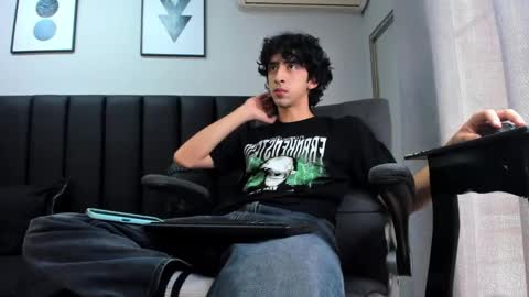 Snapshot of salvatore_monterey chatting on 03/05/25, 05:39 salvatore online show from 03/05/25, 05:39