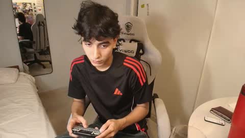 salvatore_montt online show from 12/04/25, 04:22