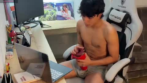 salvatore_montt online show from 04/21/26, 12:45