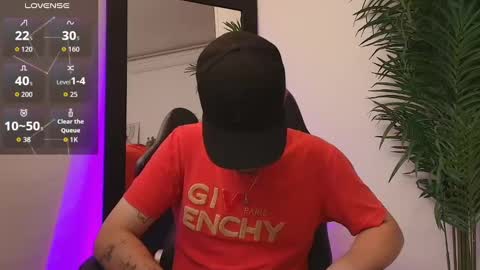 Snapshot of salvatore_muller chatting on 09/30/25, 11:43 Salvatore  online show from 09/30/25, 11:43