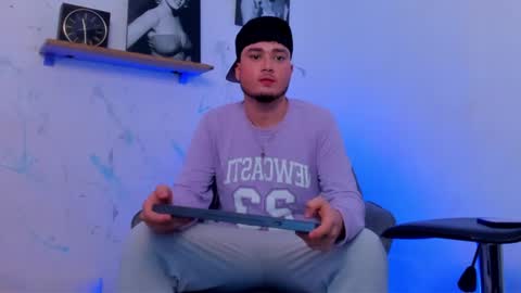 Snapshot of salvatore_muller chatting on 10/12/25, 06:23 Salvatore  online show from 10/12/25, 06:23