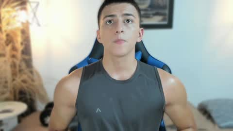 Snapshot of salvatore_romanoo chatting on 02/06/25, 01:27 Salvatore online show from 02/06/25, 01:27