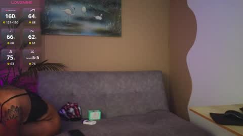 saly_moon1 online show from 04/01/26, 10:51