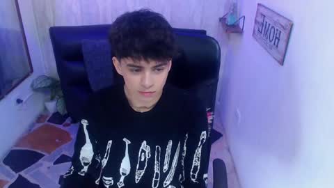 Snapshot of sam_daves chatting on 02/04/25, 01:06 Sam online show from 02/04/25, 01:06