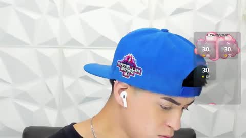 Snapshot of sam_daves_ chatting on 11/24/25, 02:17 Sam online show from 11/24/25, 02:17