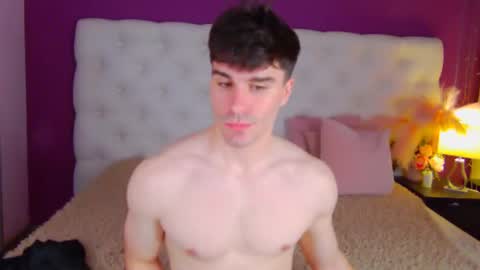 Snapshot of sam_huston18 chatting on 06/10/26, 04:06 BACK IN 2 WEEKS online show from 06/10/26, 04:06