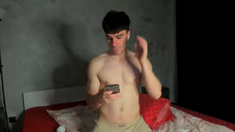 Snapshot of sam_huston18 chatting on 06/13/26, 06:06 BACK IN 2 WEEKS online show from 06/13/26, 06:06