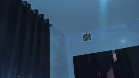 sam_naughty18 online show from 05/17/26, 02:02