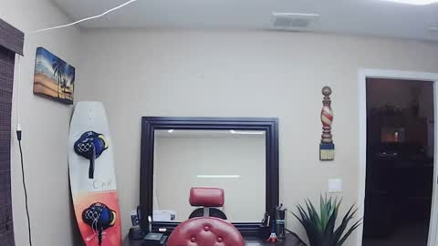 Snapshot of sam_papithebarber chatting on 12/30/24, 02:53 sam_papithebarber online show from 12/30/24, 02:53