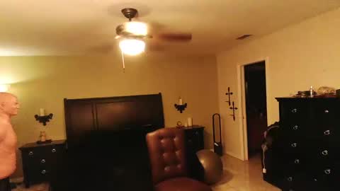 Snapshot of sam_papithebarber chatting on 03/05/25, 07:27 sam_papithebarber online show from 03/05/25, 07:27