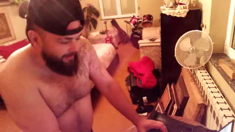 Snapshot of sam_papithebarber chatting on 11/18/25, 05:01 sam_papithebarber online show from 11/18/25, 05:01