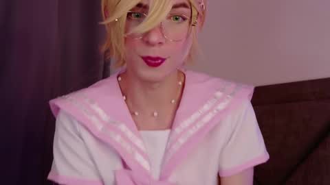 Snapshot of sam_russo chatting on 03/09/25, 06:06 Sam online show from 03/09/25, 06:06