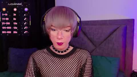 Snapshot of sam_russo chatting on 09/10/25, 07:19 Sam online show from 09/10/25, 07:19