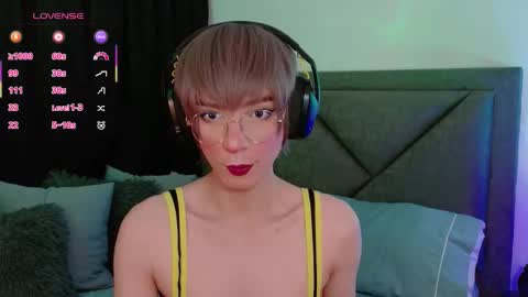 Snapshot of sam_russo chatting on 10/08/25, 06:44 Sam online show from 10/08/25, 06:44