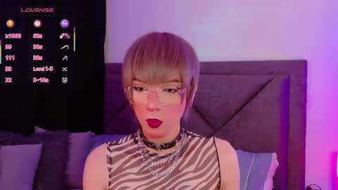 Snapshot of sam_russo chatting on 10/20/25, 08:37 Sam online show from 10/20/25, 08:37