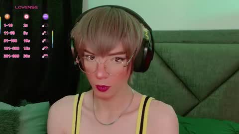 Snapshot of sam_russo chatting on 11/11/25, 07:19 Sam online show from 11/11/25, 07:19