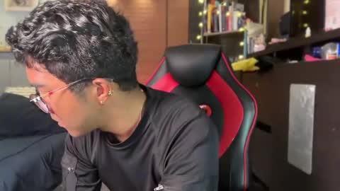 SAMUEL THOMPSON online show from 03/04/25, 09:11