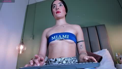 Snapshot of samaantharey chatting on 12/23/24, 07:30 Samantha online show from 12/23/24, 07:30