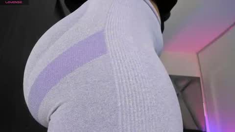 Snapshot of samaay_ chatting on 10/23/25, 03:50 samaay_ online show from 10/23/25, 03:50