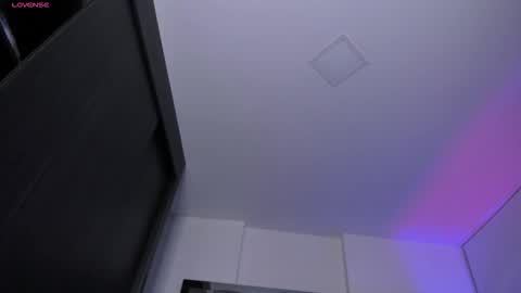 Snapshot of samaay_ chatting on 10/27/25, 04:05 samaay_ online show from 10/27/25, 04:05