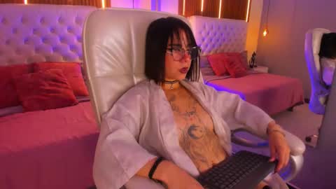 samabiecrussie online show from 02/15/26, 12:51