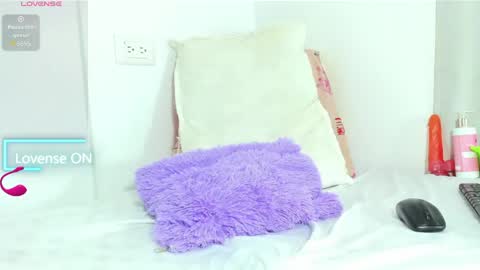 Snapshot of samanta_little chatting on 05/01/26, 12:15 Samantha online show from 05/01/26, 12:15