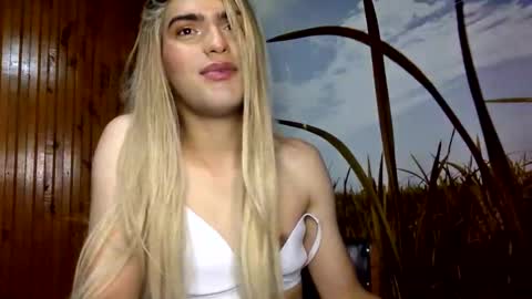 Snapshot of samanta_loch chatting on 06/10/26, 12:33 samanta loch online show from 06/10/26, 12:33