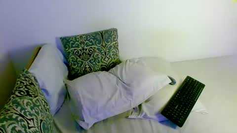 Snapshot of samanta_r_ chatting on 06/27/26, 03:39 Samanta online show from 06/27/26, 03:39