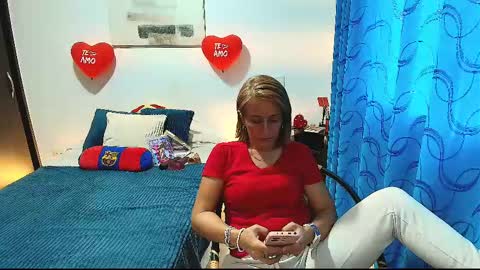 Snapshot of samanta_stone69 chatting on 02/19/25, 10:31 Samanta Stone online show from 02/19/25, 10:31