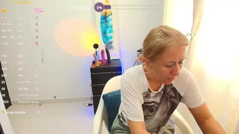 Snapshot of samanta_stone69 chatting on 11/24/25, 08:52 Samanta Stone online show from 11/24/25, 08:52