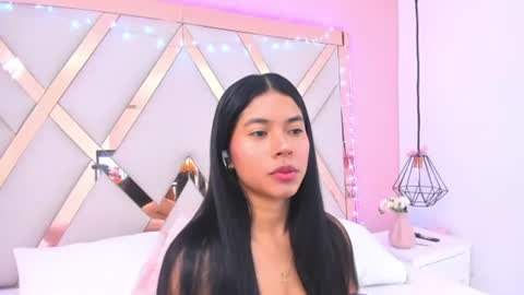 Snapshot of samantaa_shy chatting on 06/15/26, 10:56 sam online show from 06/15/26, 10:56