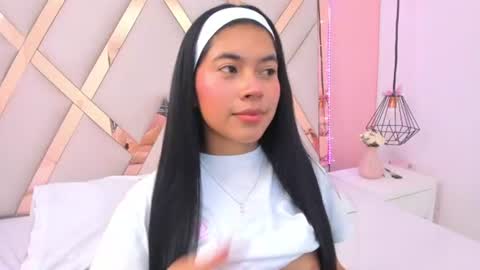 Snapshot of samantaa_shy chatting on 07/18/26, 04:05 sam online show from 07/18/26, 04:05