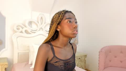 Snapshot of samantamarquez chatting on 02/08/25, 07:27 Samanta online show from 02/08/25, 07:27