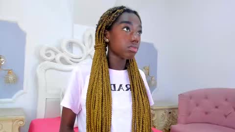 Snapshot of samantamarquez chatting on 02/11/25, 07:38 Samanta online show from 02/11/25, 07:38