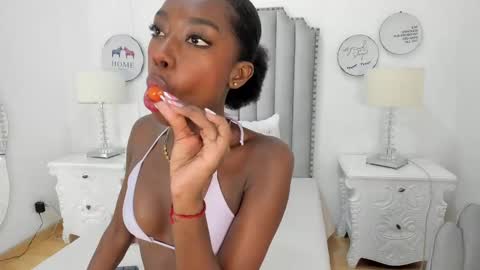 Snapshot of samantamarquez chatting on 11/10/25, 07:57 Samanta online show from 11/10/25, 07:57