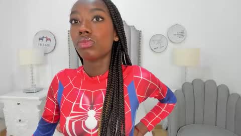 Snapshot of samantamarquez chatting on 11/16/25, 07:41 Samanta online show from 11/16/25, 07:41