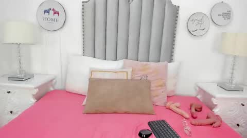 Snapshot of samantamarquez chatting on 11/25/25, 08:09 Samanta online show from 11/25/25, 08:09