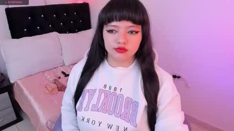 Snapshot of samantha__g chatting on 10/01/25, 02:39 Sam online show from 10/01/25, 02:39