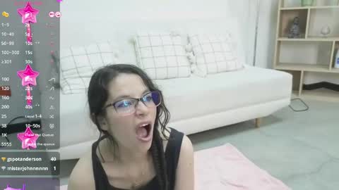 Snapshot of samantha_blow chatting on 05/23/26, 05:01 samantha_blow online show from 05/23/26, 05:01