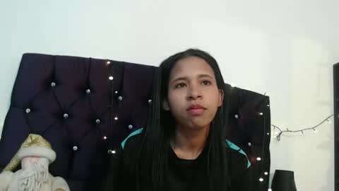 Snapshot of samantha_fox_squirt chatting on 12/24/24, 04:22 lizzy online show from 12/24/24, 04:22