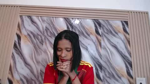 Snapshot of samantha_fox_squirt chatting on 11/27/25, 01:40 lizzy online show from 11/27/25, 01:40