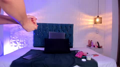 samantha_foxyy online show from 03/04/26, 10:54