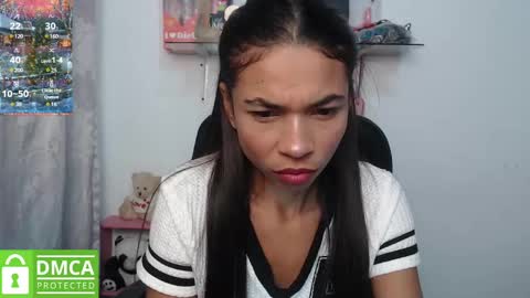 Snapshot of samanthaa_queen chatting on 12/26/24, 10:48 sam online show from 12/26/24, 10:48